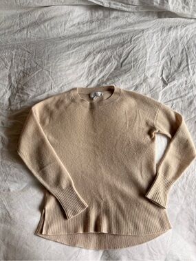 White + Warren Neutral Cream Crewneck Cashmere-Blend Sweater